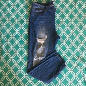Distressed Skinny Jeans |NEVER WORN|